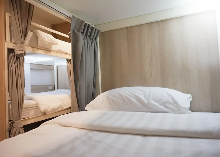 Boon Street Hostel Bangkok